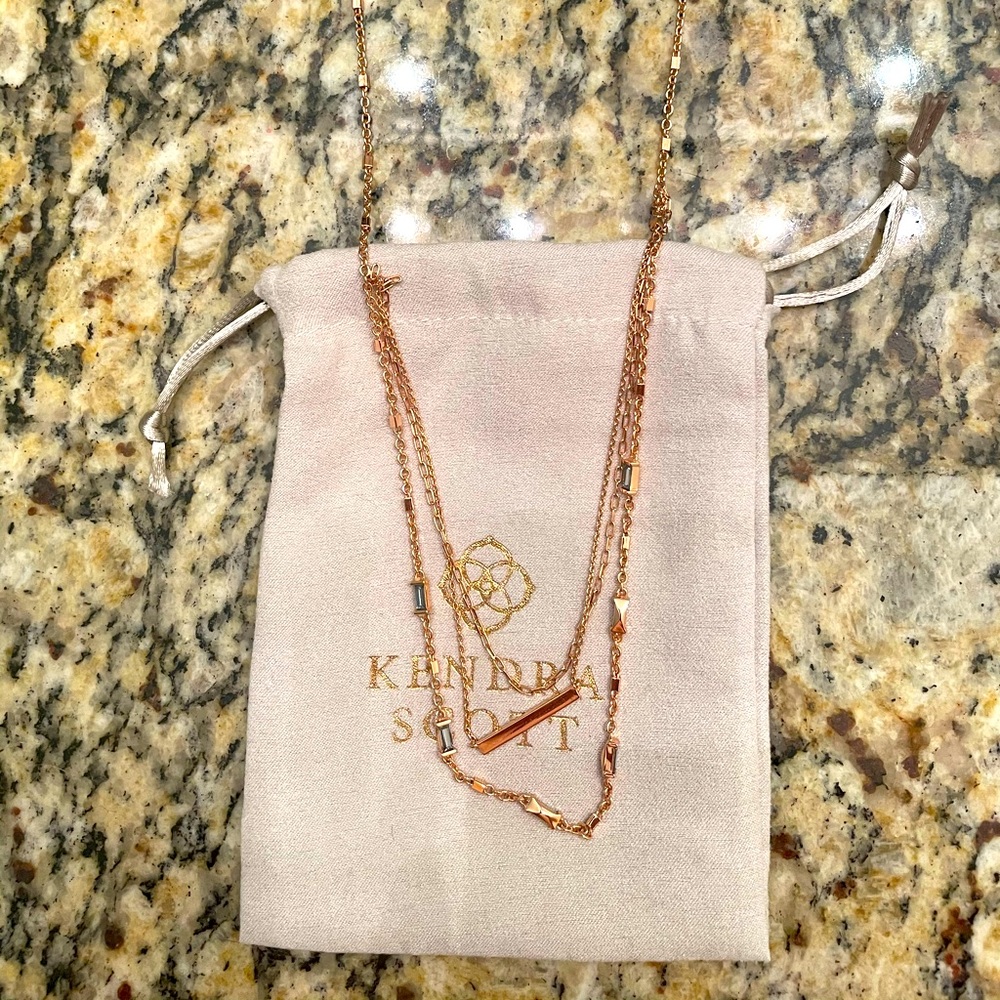 Kendra Scott necklace